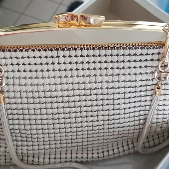 Glomesh Bone Style 212 Bag. Unused. Still in box with 1977 sales receipt. - Picture 1 of 16